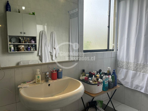 Casa En Venta De 4 Dorm. En Santo Domingo Oportunidad