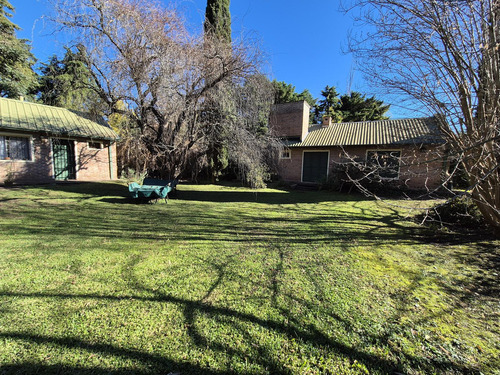 Venta Casa En Barrio Las Casuarinas Lujan - Ideal Proyecto Turistico