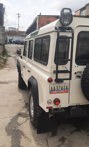 Imagen 7 de 13 de Land Rover Defender 110