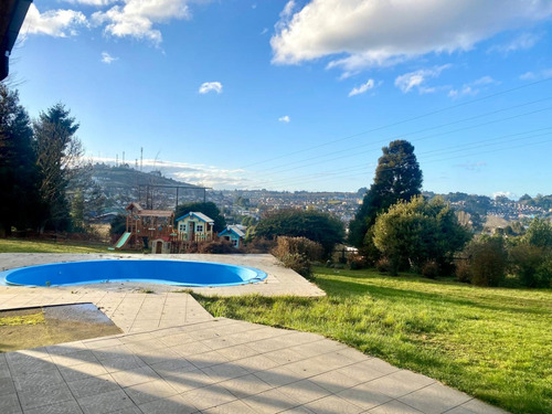 Acogedora Casa De 5d - 4b. Con Increíble Vista