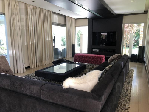 Imagen 5 de 30 de Exclusivo Inmueble Sobre Triple Lote En St. Thomas Canning