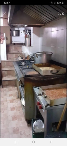 Imagen 5 de 13 de Local A Pie De Calle Restaurant Con Mobiliario Remodelado
