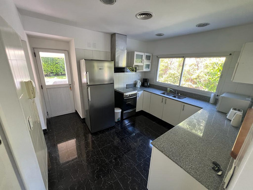 Casa Clasica Venta 3 Dormitorios En Glorietas