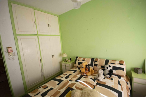 Departamento De 3 Ambientes En 2° Piso Por Escalera En Venta, En La Lucila.
