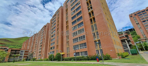 Se Vende Apartamento En El Encantado, Caracas. 23-32221