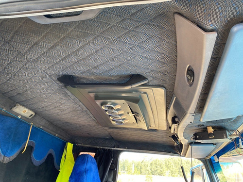 Imagem 9 de 14 de Mercedes-benz L 1620 6x2 1999 Cabine Leito Com Baú Furgão