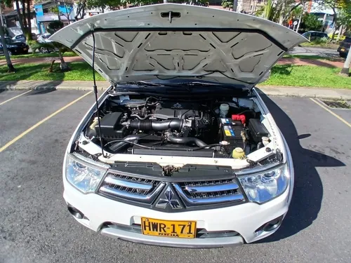Mitsubishi Nativa 3.0l