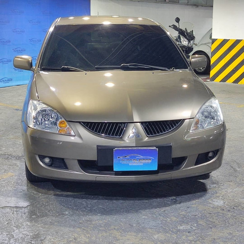 Imagen 2 de 13 de Mitsubishi Lancer Glx Aut Año 2011