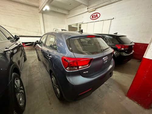 Imagen 17 de 21 de Kia Rio 2022 Sx At