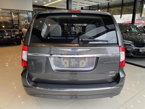 Imagem 5 de 16 de Chrysler Town & Country Limited 3.6 V6 Gasolina Automático