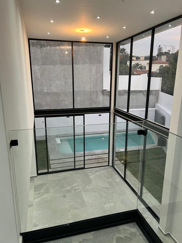 Estrene Residencia En Lomas De Cuernavaca, 3 Recamaras, Alberca, En Privada.