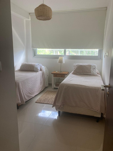 Imagen 5 de 9 de Apartamento A La Venta En Maldonado Roosevelt Parada 16 Edificio Acapulco