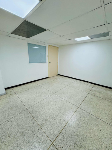 Alquilo Oficina En La Romulo Gallegos 20m2