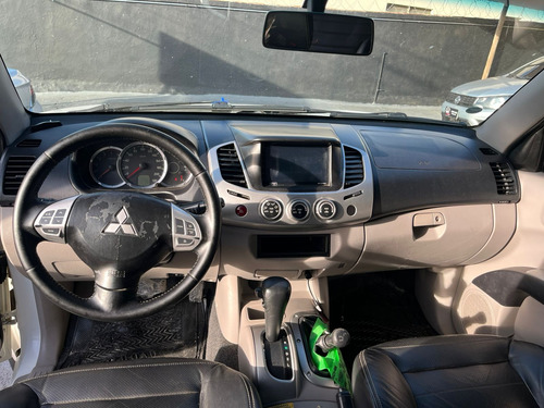 Mitsubishi L200 3.2 Triton Hpe Cab. Dupla 4x4 Aut. 4p