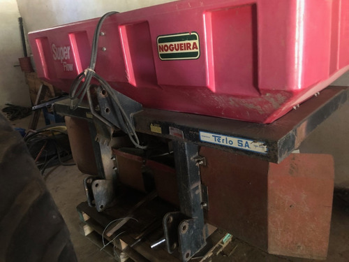 Abonadora Fertilizadora Nogueira 1500
