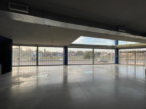 Imagen 18 de 22 de Excelente Local Comercial 3 Plantas 830 M² Cub. - Ideal Inversor - Ituzaingó