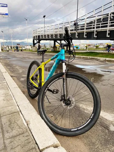 Bicicleta VIVA Forza / Frenos Hidráulicos - Negra/roja - — Hambike