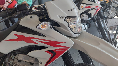 Imagen 6 de 8 de Honda Xr 250 Tornado 0km 2023 Centro Motos Negro O Blanco