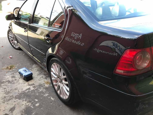 Volkswagen Bora 1.8 Highline T 180cv Cuero 2011