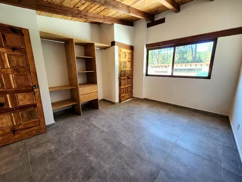 Casa En Renta En Colonia Avándaro, Valle De Bravo, Estado De México