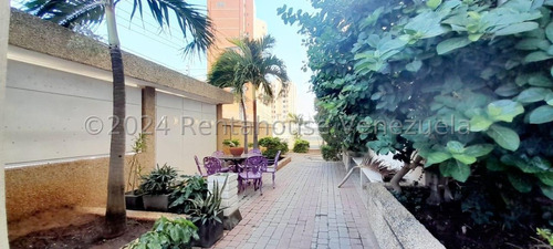 Alquiler Apartamento En La Lago Maracaibo Mls# 24-24163 P Silva