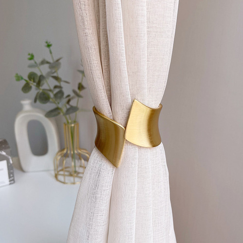 Wrong Mouth Sweep Gold - Modern Luxurious Curtain Tiebacks