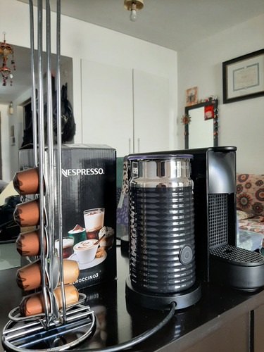 Oferta! Nespresso Mini C30 + Aeroccino 3, Como Nueva!
