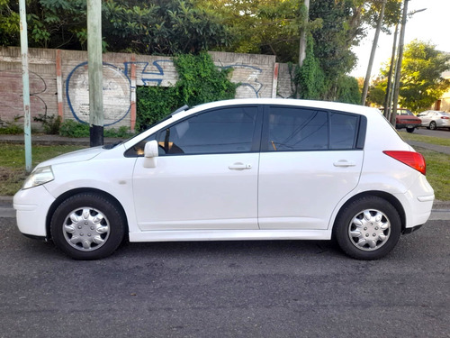 Nissan Tiida 1.8 Visia 5 p