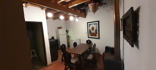 Imagen 3 de 7 de Alquiler Casa De Fin De Semana, En El Esclusivo Barrio Del Huerto Lujan De Cuyo, Cuenta Con Una Matrimonial Y Dos Camas Para Chicos, Para Dos Adultos Y Dos Menores! Valores Hasta El 31 De Diciembre.