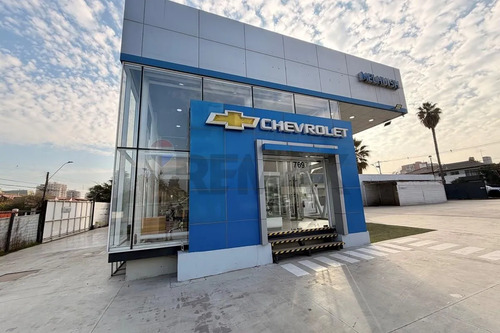Exclusiva Propiedad Comercial En Venta
