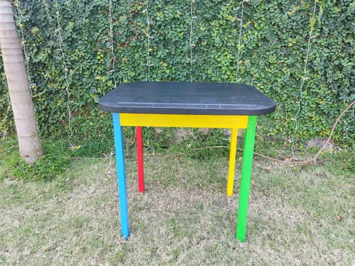 Mesa Pizarrón De Pino Pintada De Colores Para Niños
