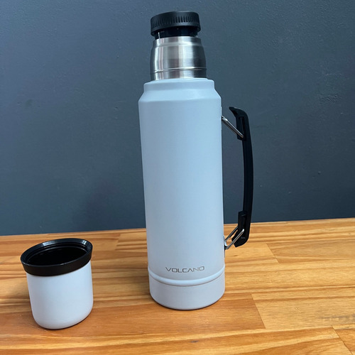 Termo Volcano 1 L Pico Cebador Con Manija Acero Inoxidable Skyblue