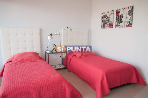 Imagen 11 de 18 de Apartamento En Alquiler Anual