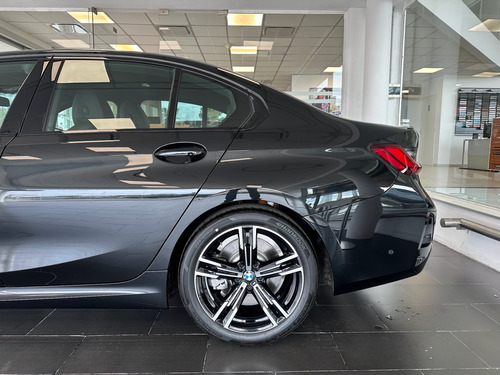 BMW Serie 3 3.0 330i Sedan Sport Line 252cv