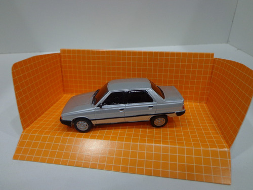 Renault 9 Plateado 1/43 Alucinante Replica Cartrix