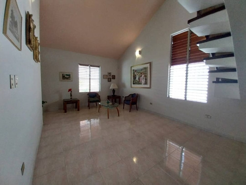 Venta Casa Urb Andres Bello Maracay Estado Aragua Código 241059