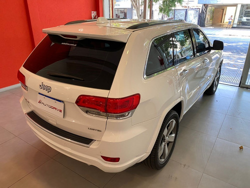 Imagen 15 de 25 de Jeep Grand Cherokee Limited Llantas 20 2015 44.000km