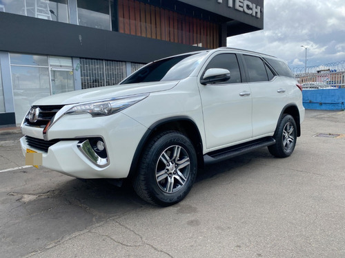 Toyota Fortuner 2.7l Mid