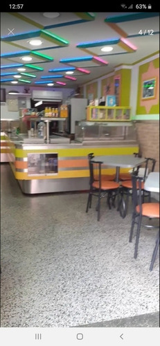 Imagen 3 de 13 de Local A Pie De Calle Restaurant Con Mobiliario Remodelado