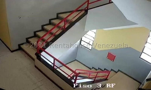 Imagen 9 de 15 de En Venta Edificio De Tres Niveles - Parroquia Santa Rosalia