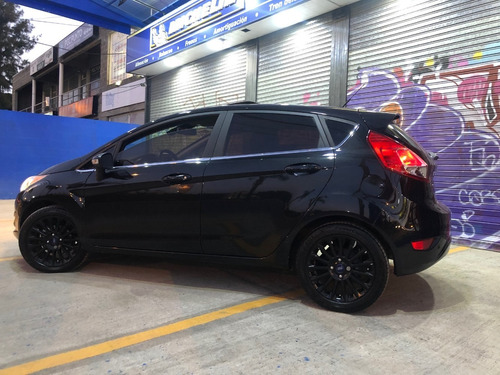 Ford Fiesta Kinetic 1.6 Titanium 2015