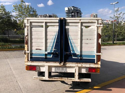 Imagen 4 de 12 de Toyota Hilux Cabina Sencilla