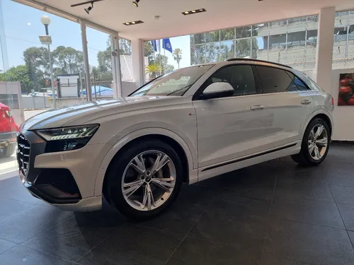 Audi Q8 2021