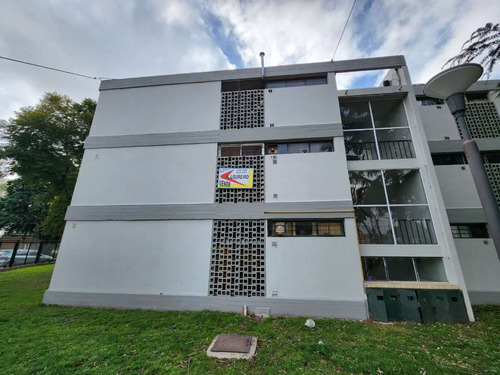 Departamento En Venta En Burzaco Este