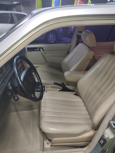 Imagen 8 de 10 de Mercedes Benz 190e Aut