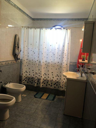 Casa En Venta En El Alpino