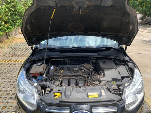 Ford Focus Titanium 5p Mt