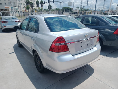 Imagen 5 de 13 de Chevrolet Aveo 2014 Lt