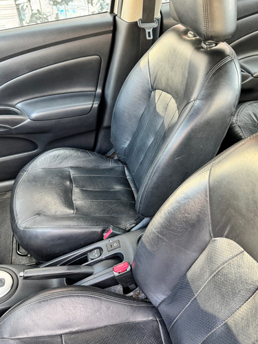 Nissan Versa 1.6 Exclusive Navi At