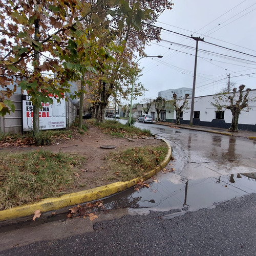 Lote Esquina Centrico Sobre Avenida + Mejoras